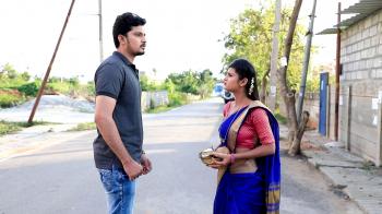 jiocinema - Shravani confronts Abhishek