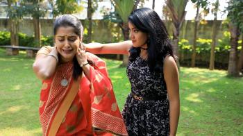 jiocinema - Kanchana attacks Nandini