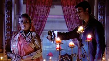 jiocinema - Vijay questions his mother