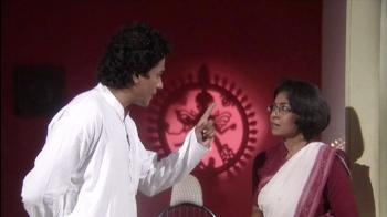 jiocinema - Chintadri threatens Sharmila