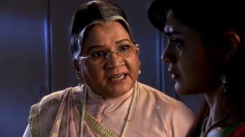 jiocinema - Sumitra provokes Mukta to fight with Sihi