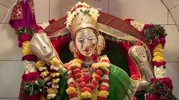 jiocinema - Dharavi Devi blesses the Mahatre family