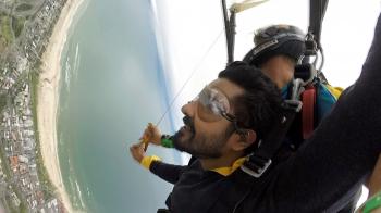 jiocinema - Raman goes skydiving with Deepika