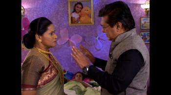 jiocinema - Girish decides to bring Sujata back