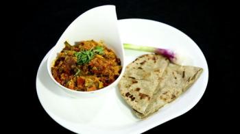 jiocinema - Surati and Kathiyawadi delicacies