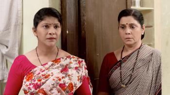 jiocinema - Smita insults Savita and Anu's mother