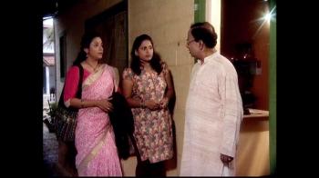 jiocinema - Parinitha goes in search of Vidyadhar
