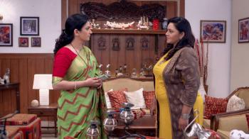 jiocinema - Devyani tries to instigate Madhuri