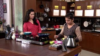 jiocinema - Girija invites cooking expert Kanchan Bapat