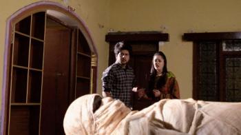 jiocinema - Akshay and Nandini find Kanchana's mummified body