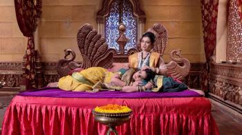 jiocinema - Mynawati pays Parvati a visit