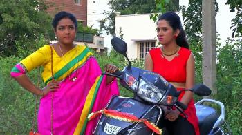 jiocinema - Arjun's mother tells Bhumika about marriage plan