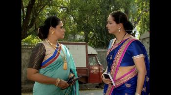 jiocinema - Nirmala and Mrunal look for Ankita