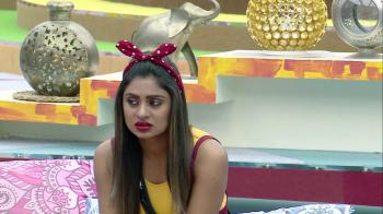jiocinema - Deepika worried about her looks!