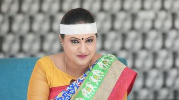 jiocinema - Sitara Devi pretends to be ill