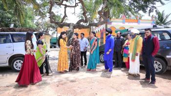 jiocinema - Chandu's family visit the village