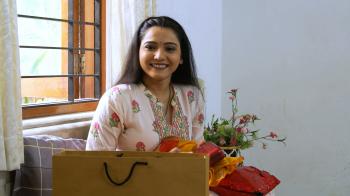 jiocinema - Rashi’s gifts to Priyanka