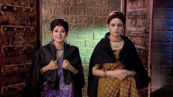 jiocinema - Chandara and Bhadra try to rescue Tilak