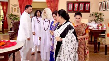 jiocinema - Apratim asks Guruji to leave the house