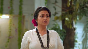 jiocinema - Veena apologises to Thapki