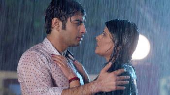 jiocinema - Rishi-Anuja romance in the rain