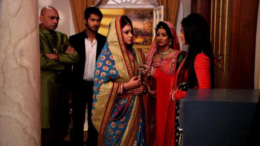 Watch Swaragini Season 1 Full Episode 212 17 Dec 2015 Online For Free On Jiocinema Com Are you fluent in more than one language and interested in translating comics? swaragini 17 dec 2015