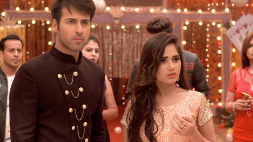 Watch Tu Aashiqui Season 1 Full Episode 198 11 Jun 2018 Online For Free On Jiocinema Com Carry on alia 28th september 2020 full episode 210. tu aashiqui 11 jun 2018