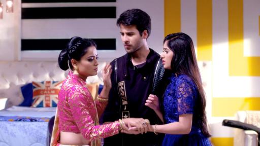 Watch Tu Aashiqui Season 1 Full Episode 212 28 Jun 2018 Online For Free On Jiocinema Com Pankti and ahaan are met by aparna and sheetal who ask them to come home. tu aashiqui 28 jun 2018