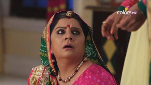 Watch Swaragini Episode 31 14 Apr 2015 Online For Free On Jiocinema Com Kuch toh hai upcoming twist naagin 5 veer bani colors tv biggest dangerous villains. jiocinema